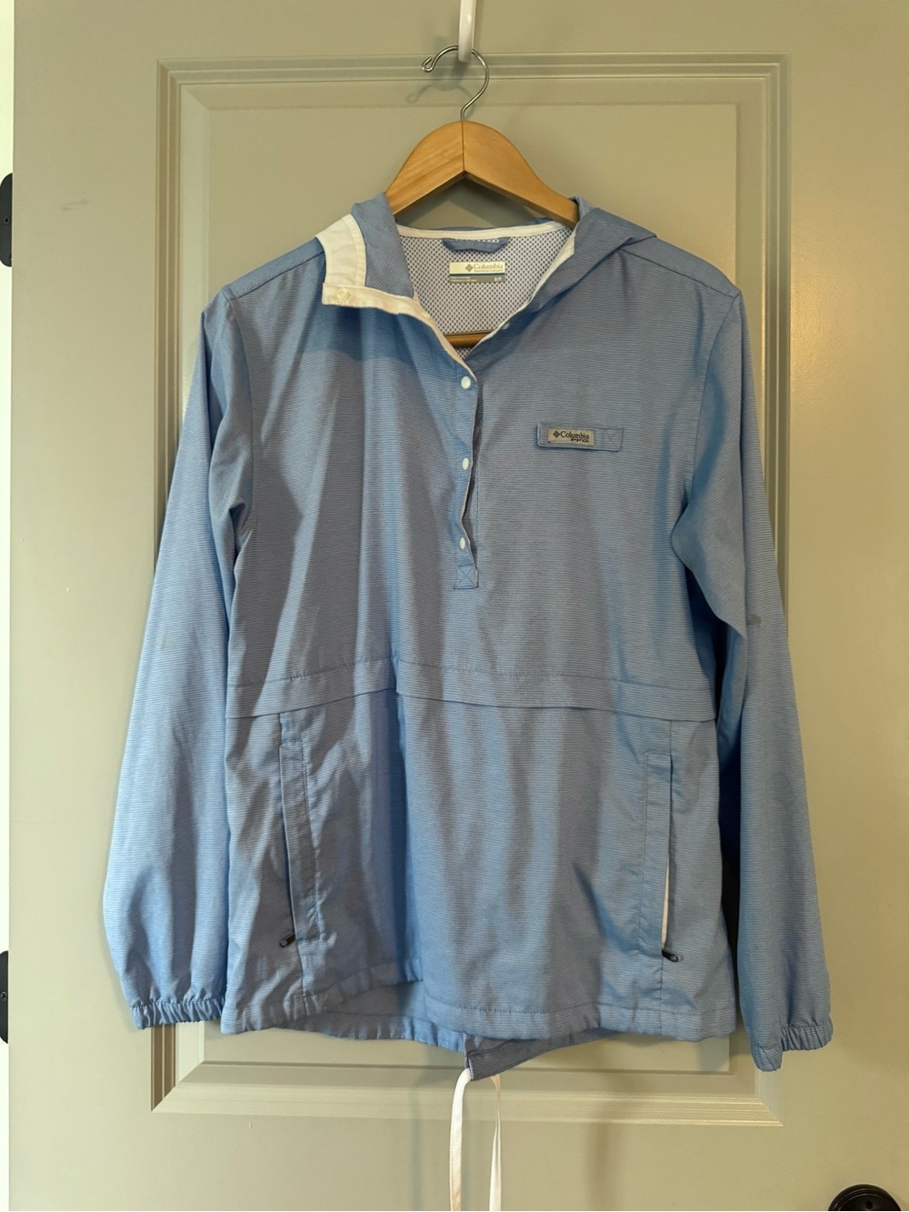 Columbia Lightweight Light Blue Hooded Pullover